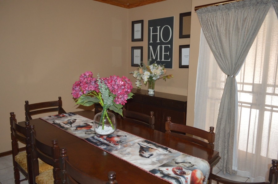 4 Bedroom Property for Sale in Flimieda North West